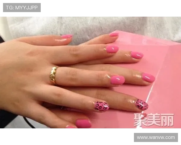 跨界美学实验:将足球文化融入美甲设计的12种方式 跨界美学实验:将足球文化融入美甲设计的12种方式