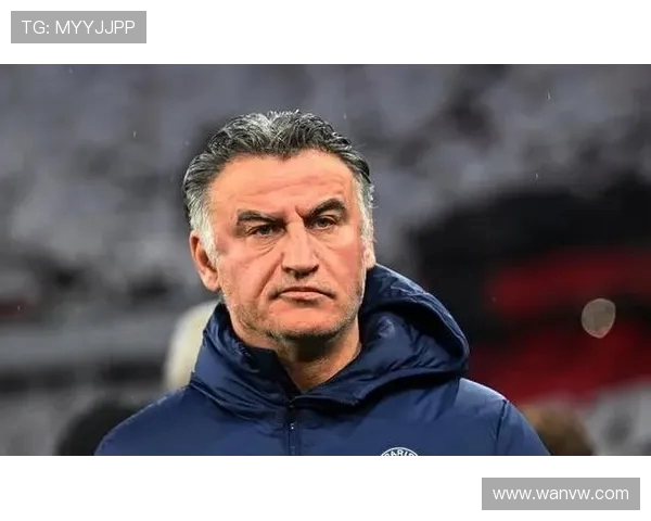 法甲年度最佳教练候选人及赛季成绩比较