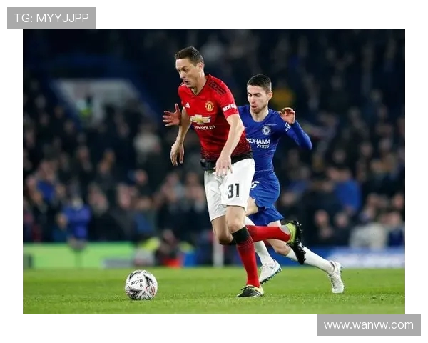 法甲最佳中后卫组合解析：防线铁闸的搭档关系