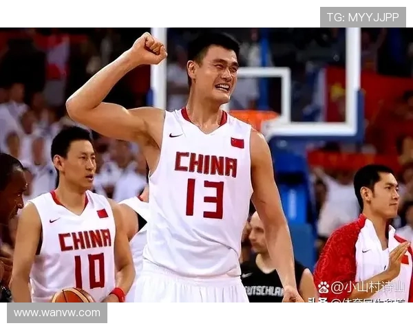 2002年NBA选秀姚明成为状元秀火箭队选中中国中锋